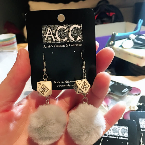 Earing-fluffy