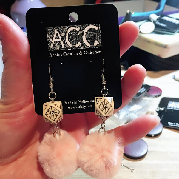 Earing-fluffy