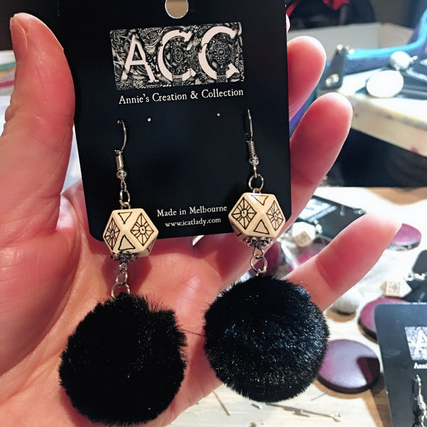 Earing-fluffy